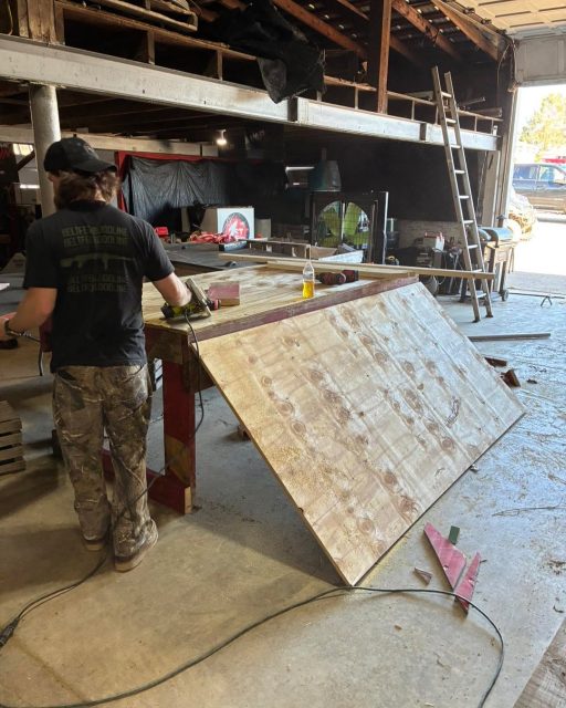 We know the struggle is real if you see the Floating Dragon's Back obstacle for the first time during the race.
The "Practice Dragon's Back" will be out on the course this year. We are always listening to your feedback and try to implement whenever possible.
#yougothis #earnit #obstaclecourse #ocr #mentalchallenge #itsallinyourmind #fun #mud #WarXsucks